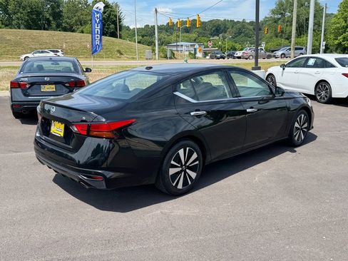 Used 2019 Nissan Altima 2.5 SL FWD image 3