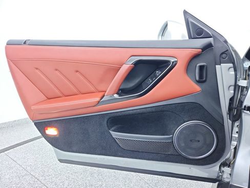 Used 2015 Nissan GT-R Premium image 15