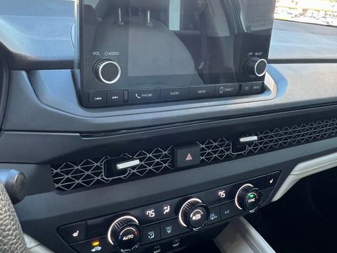 Used 2023 Honda Accord EX image 18