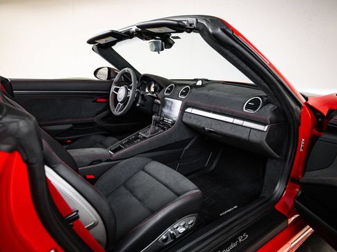 Certified 2024 Porsche 718 Boxster Spyder RS RWD image 27