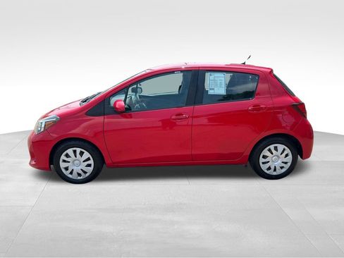 Used 2015 Toyota Yaris L FWD image 2