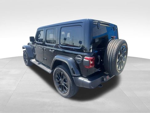 Used 2025 Jeep Wrangler Unlimited Sahara AWD/4WD image 6