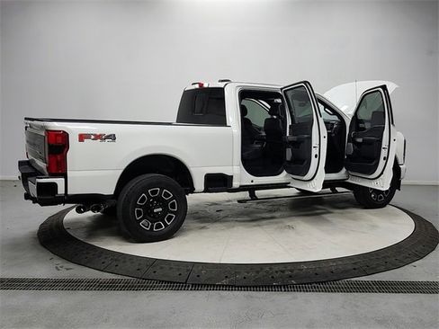 Used 2025 Ford F250 Platinum image 15