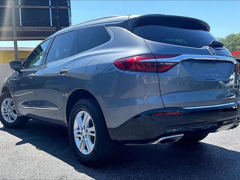 Used 2019 Buick Enclave Essence image 4