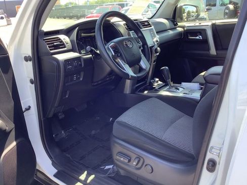 Used 2022 Toyota 4Runner SR5 AWD/4WD image 7