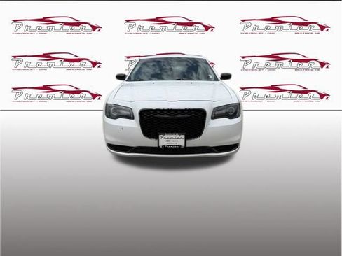Used 2022 Chrysler 300 Touring w/ Sport Appearance Package AWD/4WD image 10