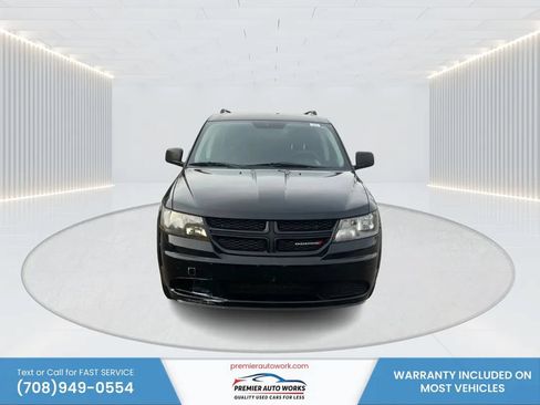 Used 2017 Dodge Journey SE w/ Flexible Seating Group FWD image 2
