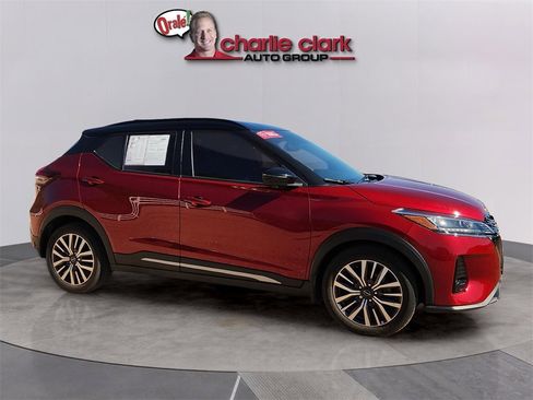 Used 2023 Nissan Kicks SR image 6