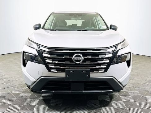 Used 2024 Nissan Rogue S image 3