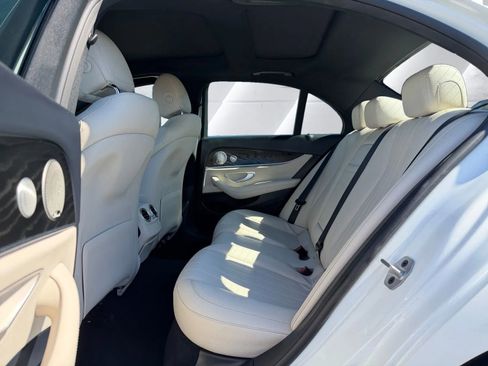Used 2022 Mercedes-Benz E 350 Sedan w/ Driver Assistance Package image 9