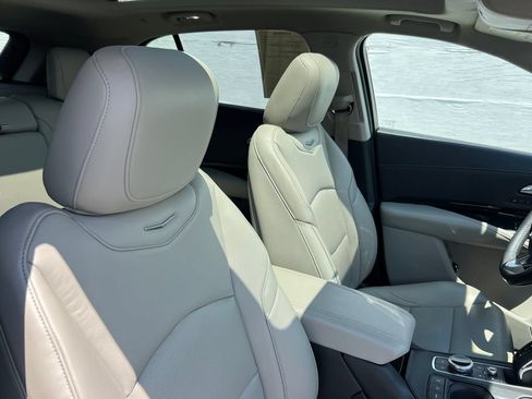 Used 2019 Cadillac XT4 Premium Luxury FWD image 27