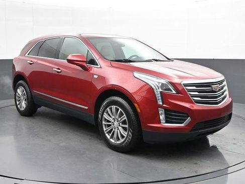 Used 2019 Cadillac XT5 FWD image 1