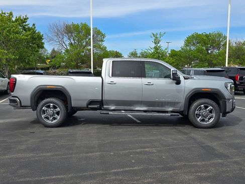 New 2026 GMC Sierra 3500 SLT w/ SLT Premium Package AWD/4WD image 11