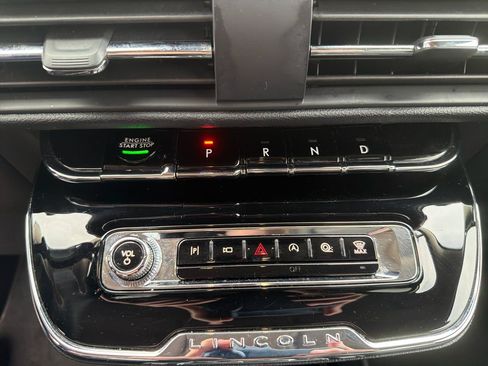 Used 2024 Lincoln Corsair AWD image 23