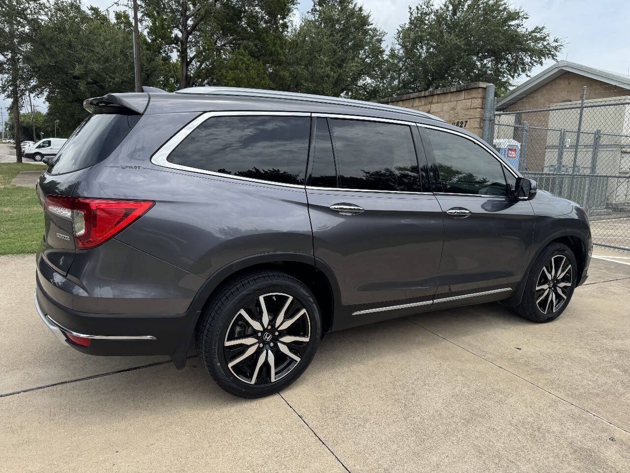 Used 2019 Honda Pilot Touring image 15