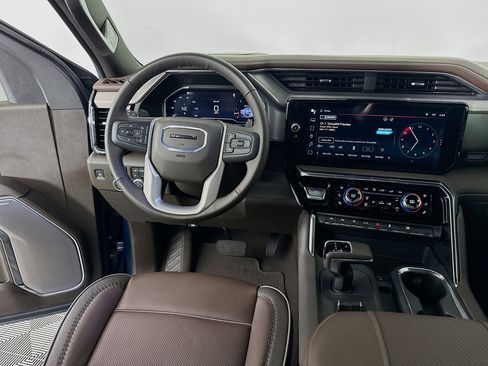 Certified 2025 GMC Sierra 1500 Denali image 23