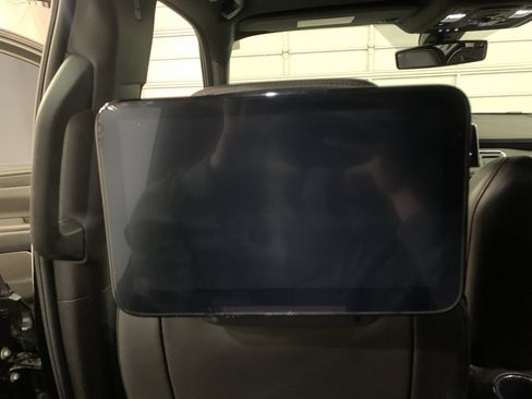 Used 2021 Chevrolet Tahoe RST w/ Luxury Package image 21