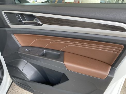 Certified 2023 Volkswagen Atlas SE w/ Panoramic Sunroof Package FWD image 46