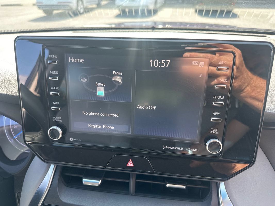 Used 2021 Toyota Venza LE AWD/4WD image 17