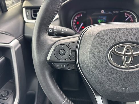 Used 2019 Toyota RAV4 Limited image 15