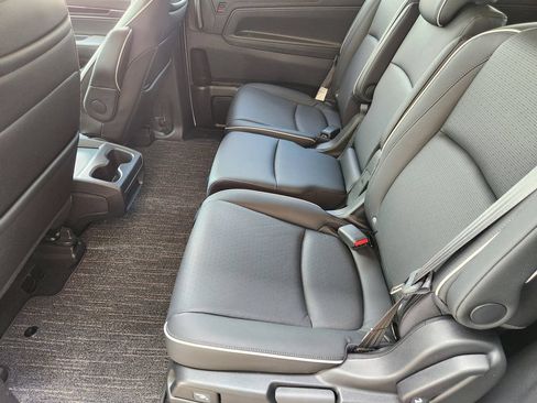 Used 2026 Honda Odyssey Elite image 32