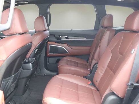 Used 2024 Kia Telluride SX w/ Towing Package AWD/4WD image 12
