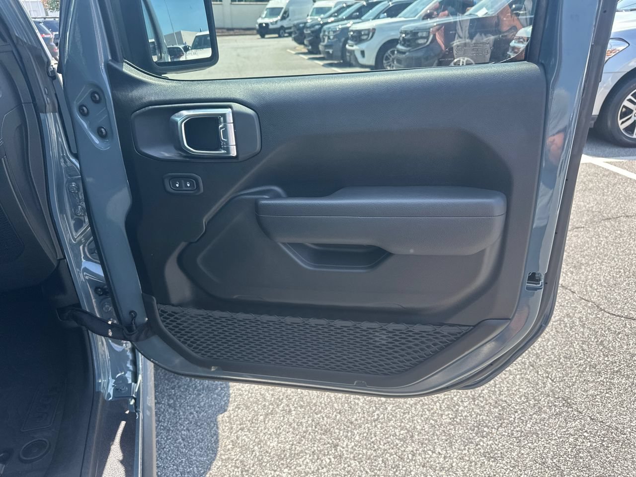 Used 2025 Jeep Gladiator Rubicon AWD/4WD image 14