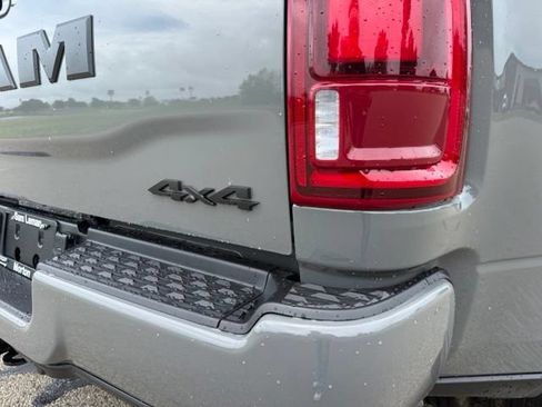 New 2026 RAM 3500 Laramie AWD/4WD image 18