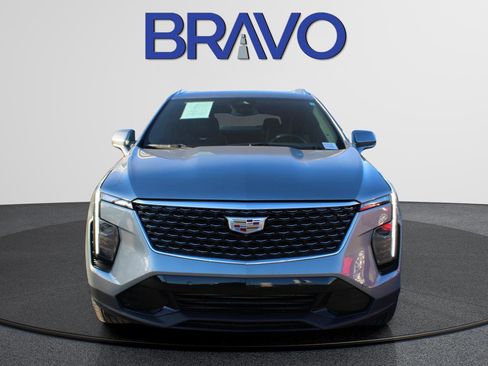 Used 2025 Cadillac XT4 Premium Luxury image 2