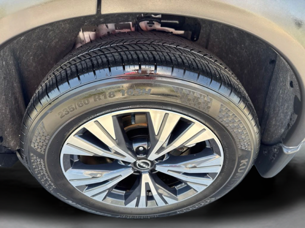 Used 2023 Nissan Rogue SV FWD image 24