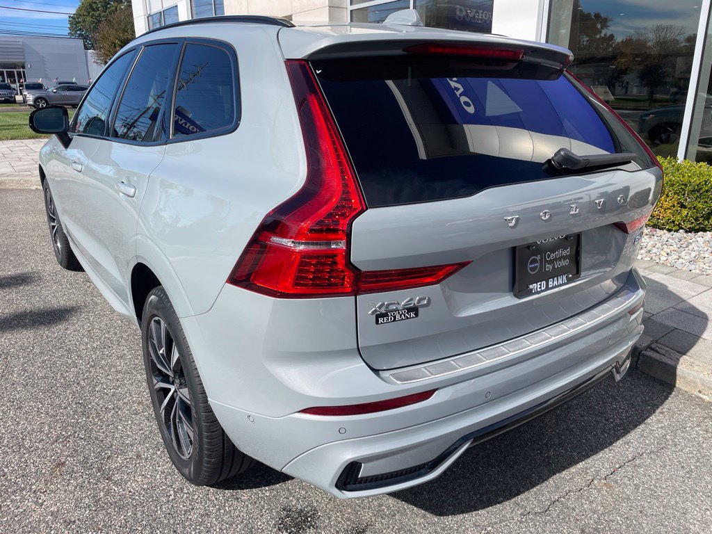 Certified 2024 Volvo XC60 B5 Plus w/ Climate Package AWD/4WD image 3
