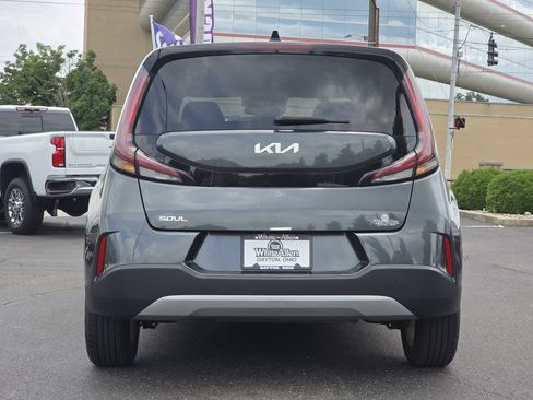 Used 2024 Kia Soul S FWD image 21