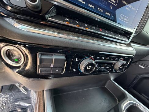 Used 2024 Chevrolet Silverado 1500 LT Trail Boss w/ Convenience Package II AWD/4WD image 23