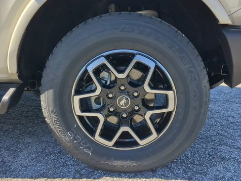 New 2026 Ford Bronco Outer Banks image 9