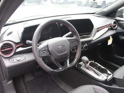New 2026 Chevrolet Trax RS w/ Sunroof Package FWD image 11