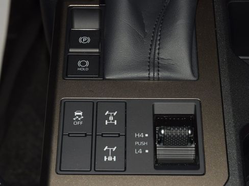 Used 2025 Toyota Land Cruiser image 34