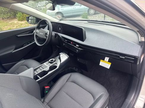 Used 2024 Kia EV6 Light AWD/4WD image 38
