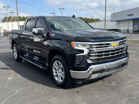 Used 2025 Chevrolet Silverado 1500 LTZ w/ Z71 Off-Road Package image 4