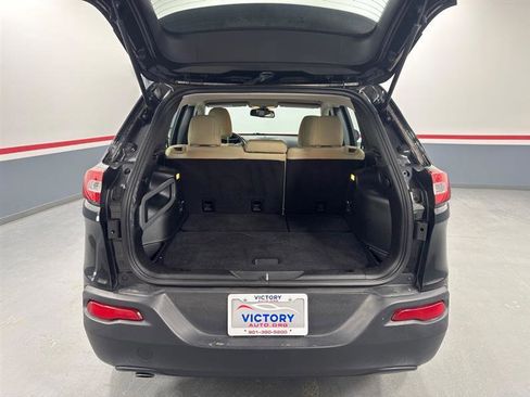 Used 2015 Jeep Cherokee Sport FWD image 14