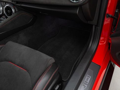 Used 2018 Chevrolet Camaro ZL1 image 39