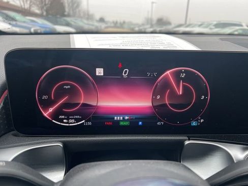 Used 2024 Mercedes-Benz EQB 300 4MATIC image 16