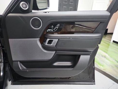 Used 2020 Land Rover Range Rover HSE image 29