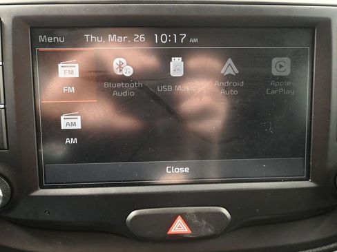 Certified 2025 Kia Soul LX w/ LX Technology Package image 18