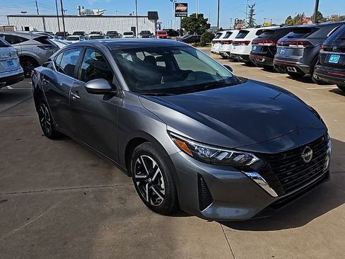 Used 2024 Nissan Sentra SV image 3