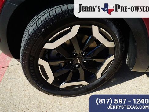 Used 2023 Kia Telluride S w/ S Sunroof Package FWD image 9