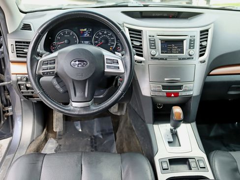 Used 2014 Subaru Outback 2.5i Limited w/ Moonroof Package image 16