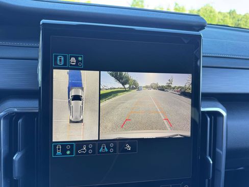 Used 2025 GMC Acadia Elevation image 30