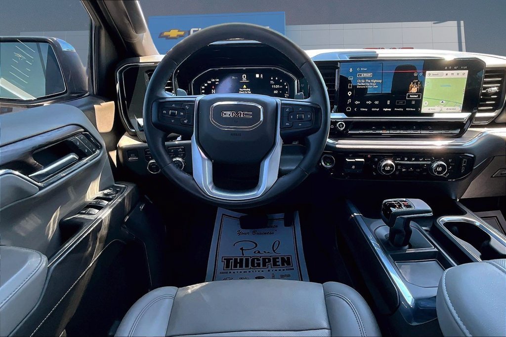 Used 2023 GMC Sierra 1500 SLT AWD/4WD image 9