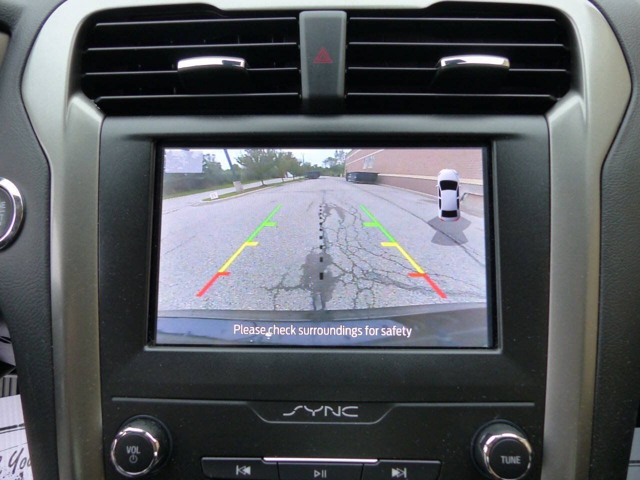 Used 2020 Ford Fusion SE FWD image 42