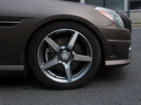 Used 2015 Mercedes-Benz SLK 350 w/ Multimedia Package image 4